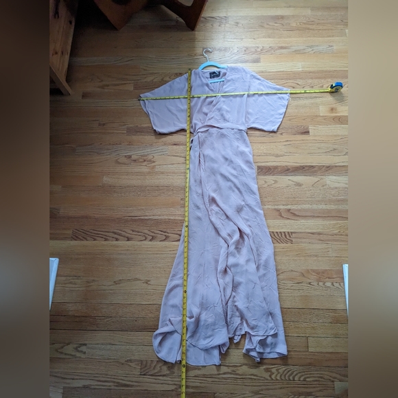 Reformation Winslow dress in Blush - Picture 11 of 13